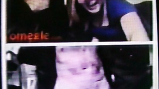 2 pairs of College girls shocked delight & 1 get's a good long look (+ sound )