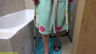 SEXYCUCKOLD - 78 years elderly grannie has joy in the bath