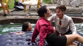 Lil' knocker honey rails the pillar