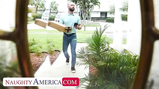 Cool girl, Mandy Rhea is having casual hook-up with a delivery man instead of providing him tips