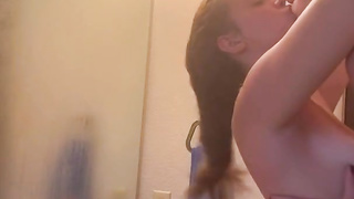 Super-Cute eighteen y/o Slender Xxl Girlfriend Lets Me Jizz Inwards Her Cock-Squeezing Slit While Juggling Her On My Pipe B4 Bathroom