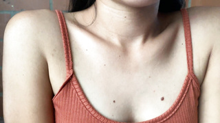 Novia con bonito cuerpo le gusta que le penetren su pequeño cońo