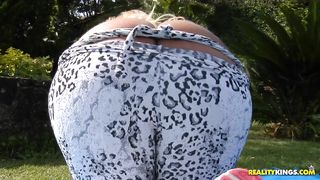 Giant towheaded get a work out