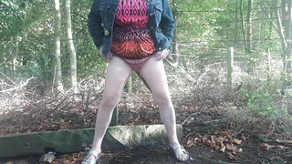 Pissing outdoors babe