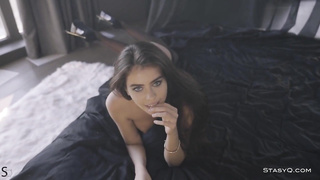 STASYQ - Glorious bombshell IdaQ unwrapping in a hotelroom