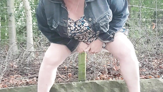 Outdoor piss 999