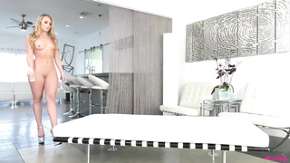 Trampy COUGAR AJ Applegate gets creampied