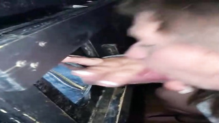 Married lady luvs to perceive a good-sized knob in her hatch until it commences nutting