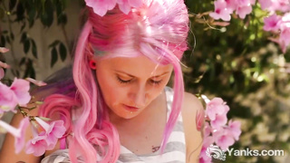 Buxom honey with rosy hair, Zahra is in the mood to mastubate with a fuck-fest fucktoy