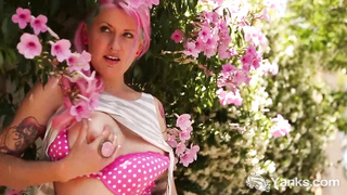 Buxom honey with rosy hair, Zahra is in the mood to mastubate with a fuck-fest fucktoy