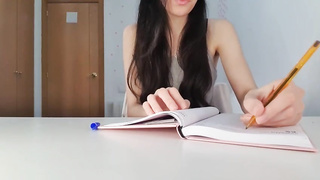 Mi pareja me trae un té y acaba corriéndose en mis tetas. 1eraParte Porno Vids - Tube8