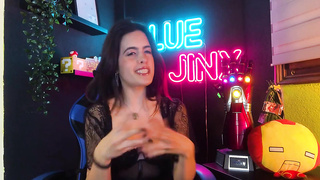 LE REBIENTAN EL COÑO Y SE CORREN EN SU CARA