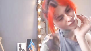 Wild Babe Extremely Rubs Her Pussy