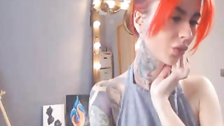 Wild Babe Extremely Rubs Her Pussy