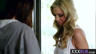 Steamy girly-girl rubdown pro Sophia Knight came and tongued mummies vagina