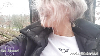 Ich spiele mit meiner Cunny im Wald