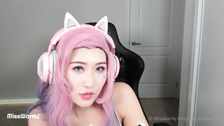 Seraphine is a charmng woman with rosy hair who is a well known Jerk Off Instructions performer