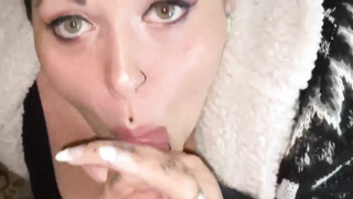 Cinnamon Anarchy is a well known pecker cockblower who will find a way to please every guy