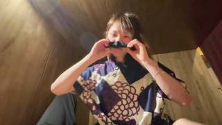 綺麗なまんこから超大量に溢れ出る精子がエロい！岩盤浴の休憩所で隠れてドキドキ中出しSEX(前半)♡RYO＆YUU♡素人カップル/野外/露出/中出し/10代/美少女/スリム/パイパン/フェラ/スマホ撮影