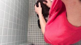 A duo who calmly FUCKFEST in the rest room so that their voice does not seep