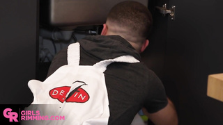 GIRLSRIMMING - Housewife Vivian Mercy gives super-hot ass licking to the plumber (Bad Dame, Bad Female)