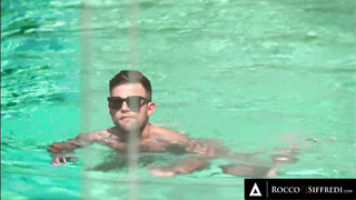 ROCCO SIFFREDI - 2 Super-Hot Italian Honeys Slurp Their Poons By The Pool Before Having A THREEWAY With Buttfuck (Angelica Heart, Vince Karter, Sunny Day, Amanda Logue)