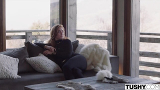 Kelly Collins likes getting her tiny chocolate starfish fingerblasted before it receives a rock hard man meat