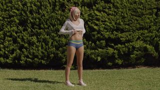 Kinky camera following her jaw-dropping assets