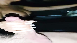 STRONZO LASCIAMI GUIDARE - poi non resiste e mi fa una sega (DIALOGHI IN ITALIANO) Pornography Flicks - Tube8