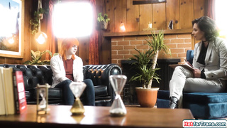 Tranny Jean Hollywood fucks babe shrink