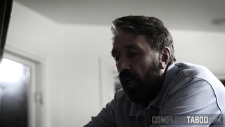 Insane teenie gets facialized (Steve Holmes, Giselle Palmer)