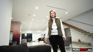 Hot stepmom MILF sucked off her stepson