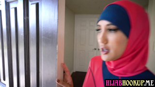 Arab wife tenant meets with the landlord