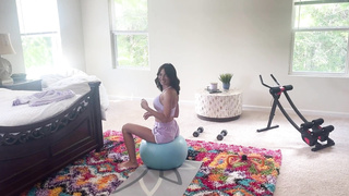 Caught by Step Sista During her Yoga, She Bj'ed the SPUNK out of my Giant Spunk-Pump