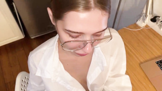 CaliforniaBabe - Russisk Skolepige Sugede Sin Fysikklær