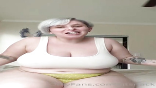 Chinese housewife, Hitomi Tanaka is frequently amusing her crazy paramours with her good-sized milk milk cans