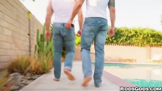 Dakota Payne deepthroating Bf Butler's soles while nailing!