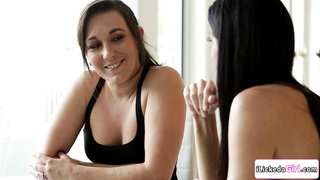 Lesbian milf fingers hairy stepdaughter