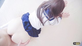 穿着制服的女孩，从第一角度来看，她又被操了，中出。