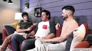 Hunk Dalton Riley fucked two wet hungry assholes