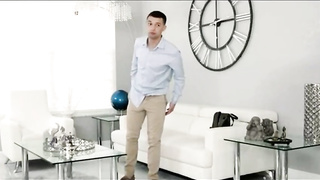 Sensual Cougar Melanie Hicks Stuck In The Drown