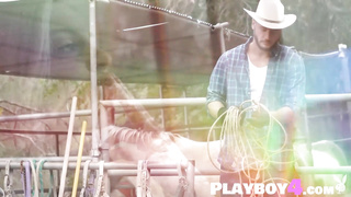 Wet girlfriend gets her pussy fucked