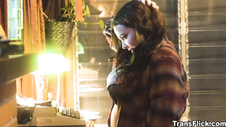 Natasha Ultra-Cute invited Tori Easton to pummel her labia