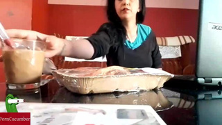 He smashes her stepsis at his palace