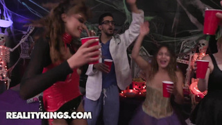 Reality Kings - Cuties Gina Valentina, Eve Ellwood & Stoney Lynn Get Kinky At A Halloween Hookup