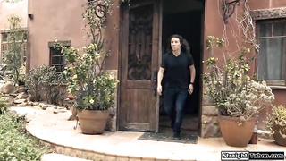 Sensuous, crimson haired housewife, Tammy Jean enjoys to fap in the kitchen, until she finishes off