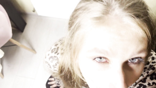 ЕЩЕ ОДНА ЗАСТРЯЛА!ПОМОГ ЕЙ КАК УМЕЮ.