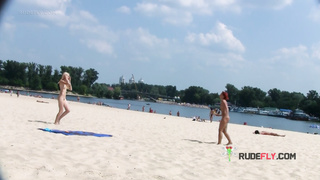 Curvaceous nude beach girl