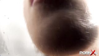 Lesbos spreading their poons and culos