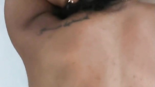 Apres un bon petit dejeuner il me defonce la chatte et le cul